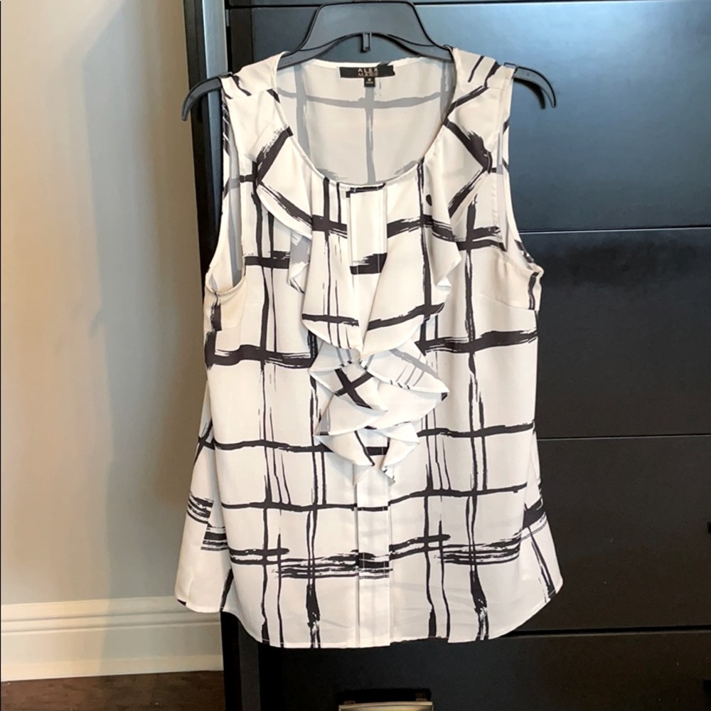 Alex Marie Sleeveless Top M